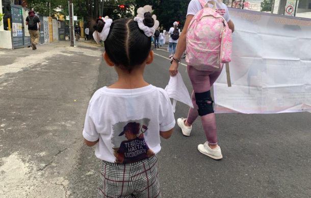 Niña le canta a su madre desaparecida en Tlajomulco