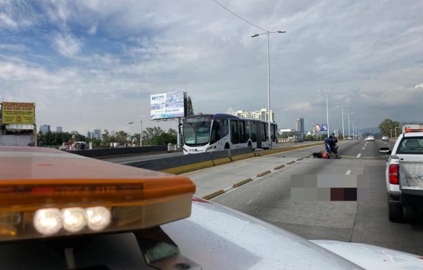 Motociclista perdió la vida luego de derrapar en puente de Periférico y Santa Esther