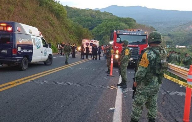 Deja 18 muertos accidente de autobús en Nayarit