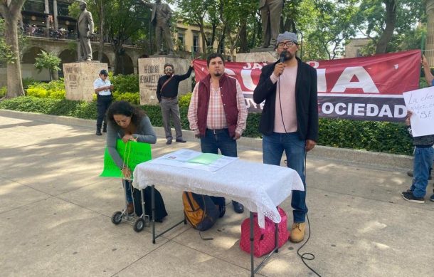 Amagan con manifestaciones si no entregan los libros de texto en Jalisco