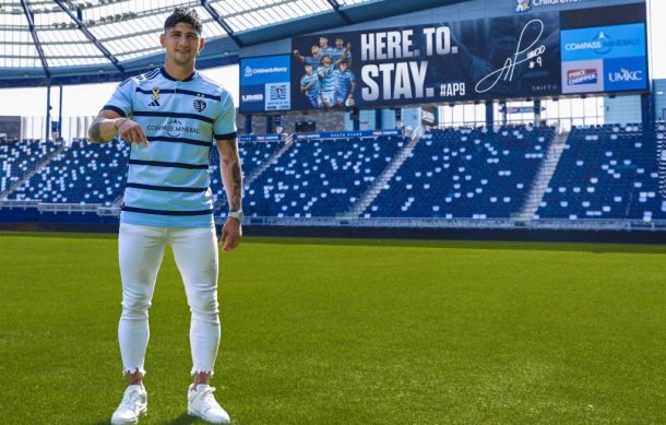 Alan Pulido firma millonaria renovación para continuar con el Sporting Kansas City