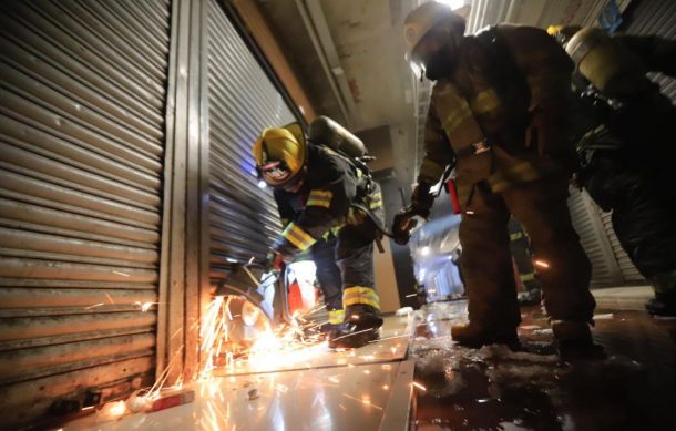 Está controlado incendio en mercado San Juan de Dios