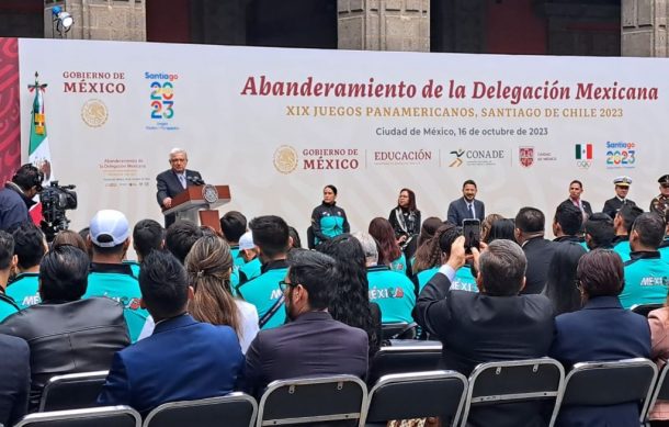 Abandera el presidente a la delegación Panamericana