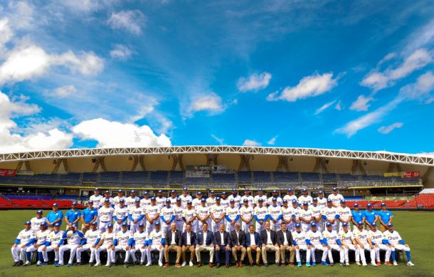 Charros de Jalisco se toma foto oficial en el ahora llamado Estadio Aga