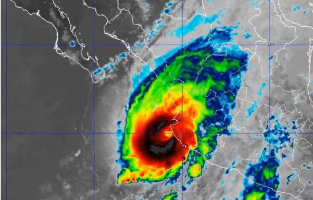 Huracán “Lidia” toca tierra en Jalisco