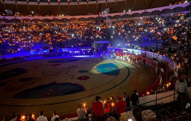 Juan Pablo Sánchez triunfa en la “Corrida de las Luces” en la Nuevo Progreso