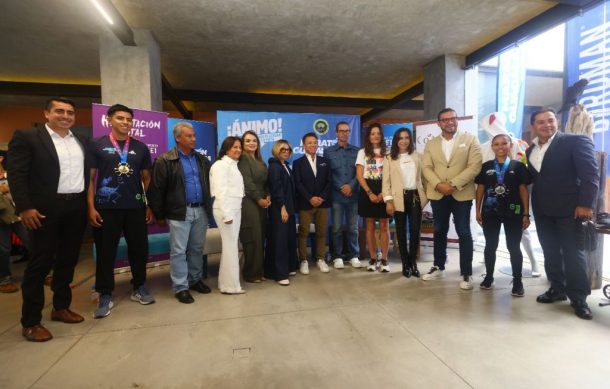 Presentan medalla y playera para Maratón de GDL