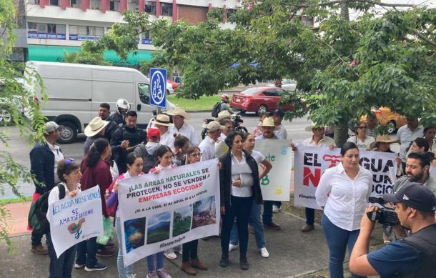 Protestan habitantes del sur de Jalisco en la Conagua por daños de empresas agrícolas