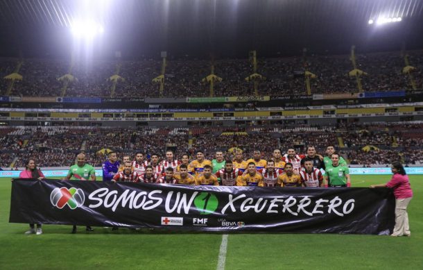 Con una fiesta en el Jalisco, Tigres golea a Chivas 4-0