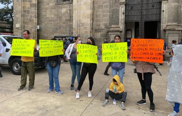 Mujeres comerciantes de Tetlán denuncian violencia de inspectores tapatíos