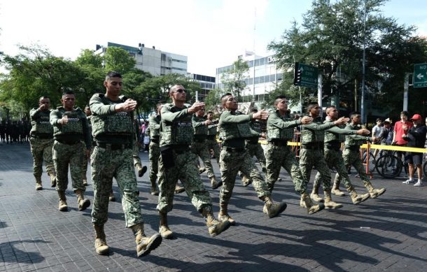 Más de 10 mil personas acuden al desfile por la Revolución en Jalisco