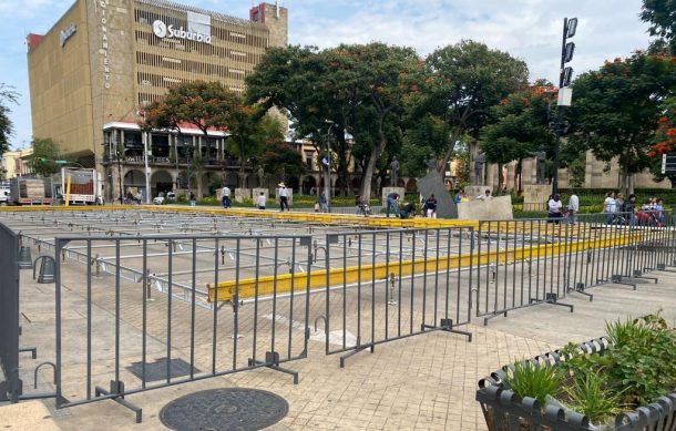 Inician instalación de la Pista de Hielo en el Centro de Guadalajara