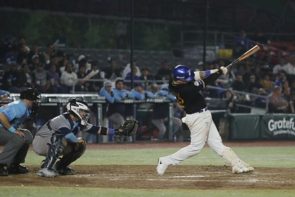 Charros consigue dramática victoria ante Guasave