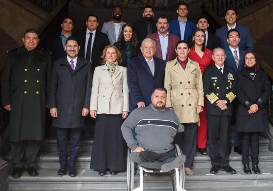 Reciben jaliscienses Premio Nacional del Deporte