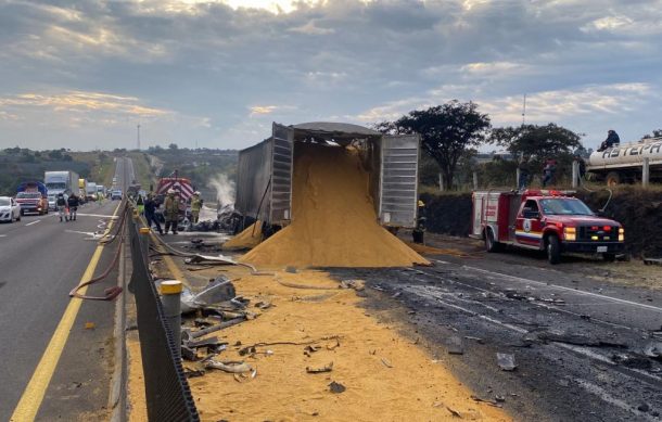 Al menos dos muertos deja carambola en autopista Guadalajara-Tepatitlán