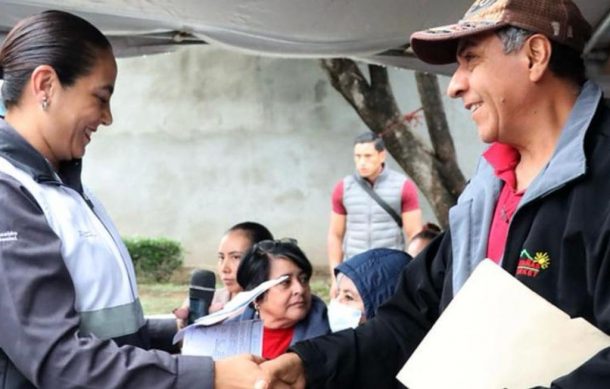 Entregan apoyos  a 74 familias afectadas por lluvias en Autlán de Navarro