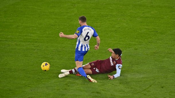 Con Edson Álvarez como titular, el West Ham llega a 4 partidos sin perder