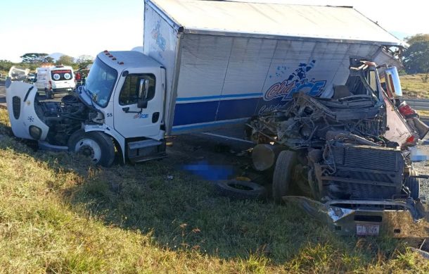 Accidente carretero al sur de Jalisco deja dos personas muertas