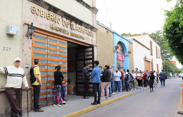 Acuden tres mil personas a recaudadoras de Tlaquepaque en primer día hábil