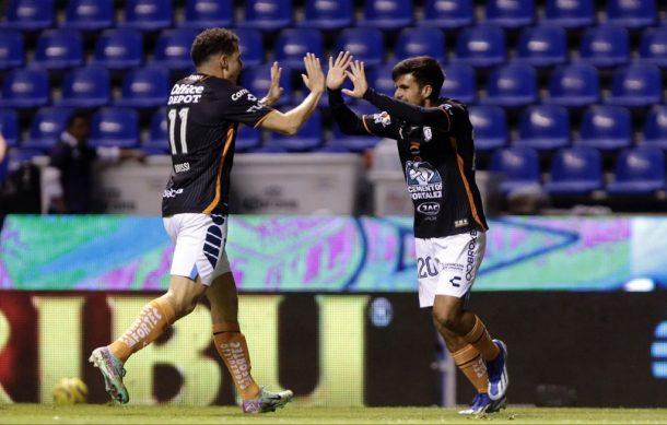 Pachuca golea al Puebla y llega a la cima de la Liga MX