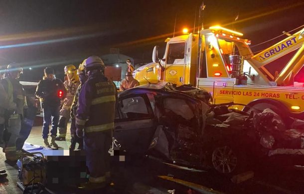 Fallecen tres personas en fuerte accidente carretero