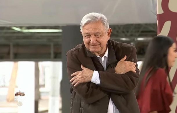 Promete AMLO cumplir con compromisos en salud