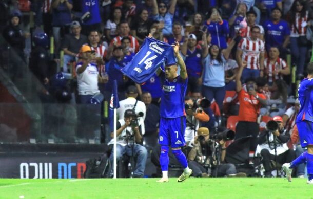 Cruz Azul golea a Chivas en el Azteca