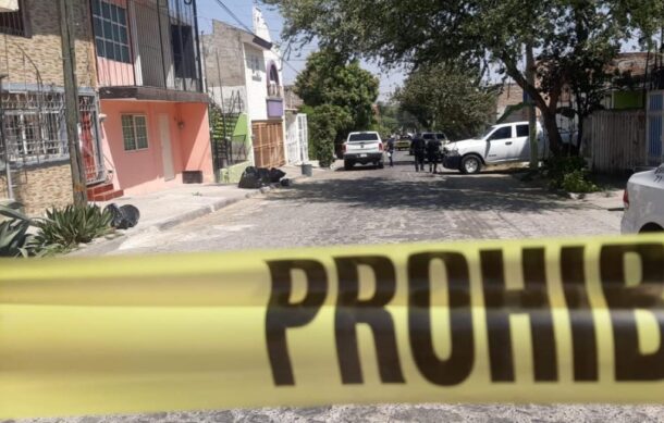 Asesinan a hombre en colonia Valentín Gómez Farías de GDL