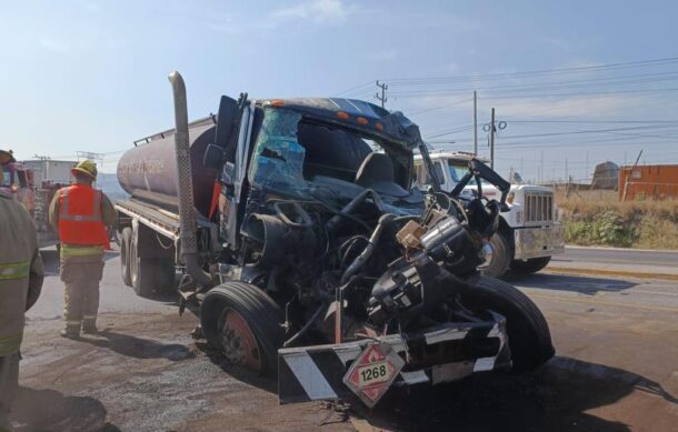 Accidente de pipa afecta la carretera a Nogales; hay un lesionado