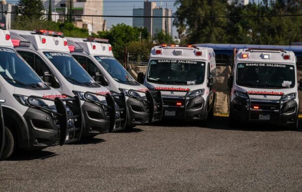 Entregan ambulancias en municipios de Jalisco