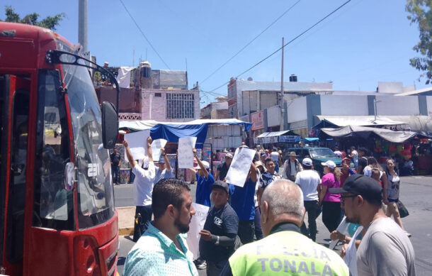 Protestan comerciantes del tianguis de Tonalá por ampliación del Peribús