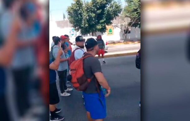 Protestan trabajadores de Aseo Público en el Centro de Zapopan