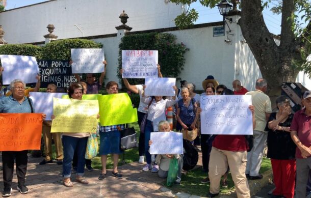 Protestan afectados por la caja popular de San Miguel