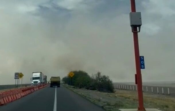 Advierten por riesgo de tolvaneras en la autopista a Colima