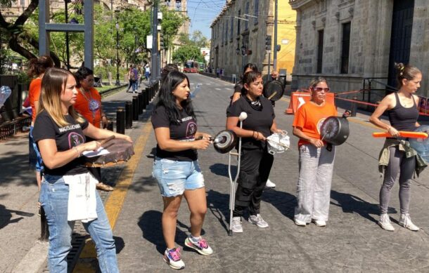 Víctimas de violencia vicaria acusan a diputados de ignorarlas