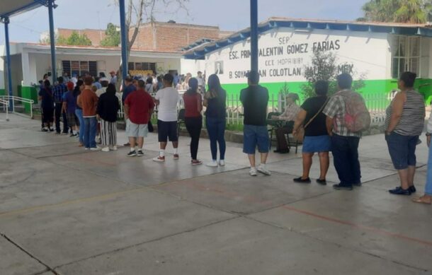 Con intenso calor y retraso inicia la votación en la zona Norte de Jalisco