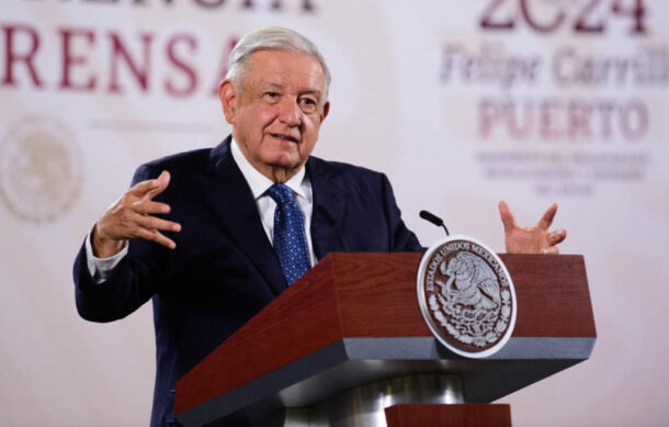 AMLO se solidariza con gobernador de BC Sur, tras accidente aéreo