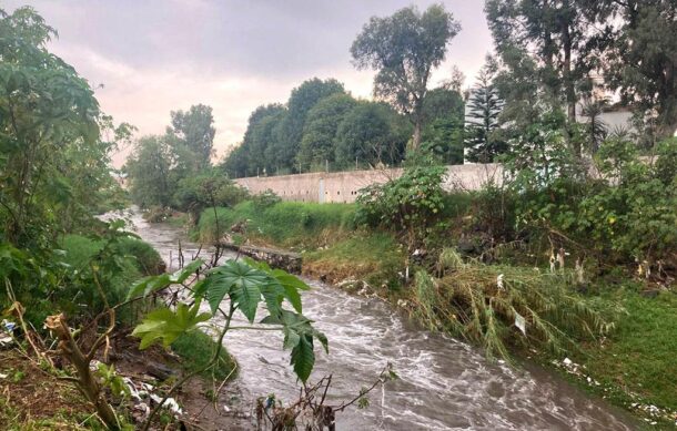 Por seguridad, vecinos de Arroyo Seco extendieron muros a zona federal