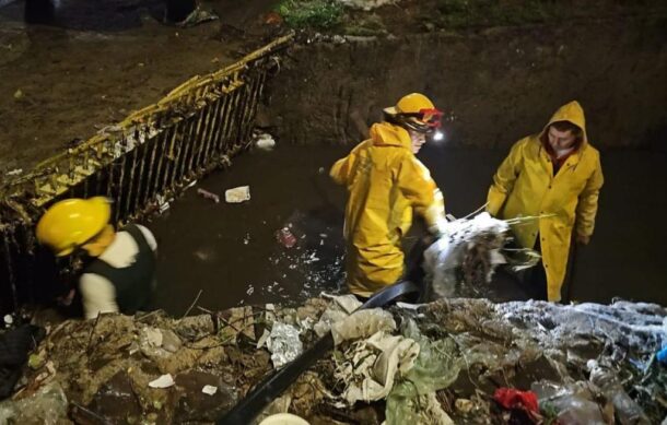 Lluvia nocturna deja inundaciones en GDL