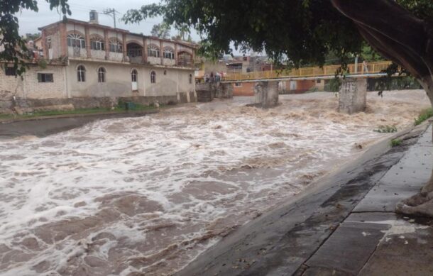 Autoridades vigilan crecida de río La Pasión en Tizapán