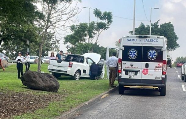 Accidente en avenida Lázaro Cárdenas deja un muerto