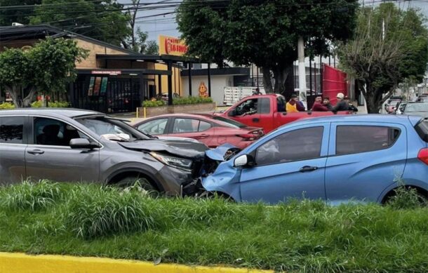 Accidentes complican la vialidad en avenida López Mateos Sur