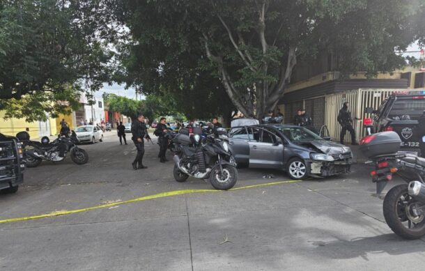 Persecución y balacera deja un civil muerto y dos detenidos