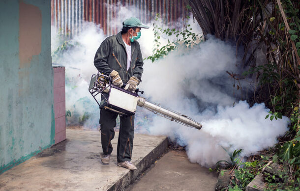 Arranca operativo de fumigación contra el dengue en ZMG