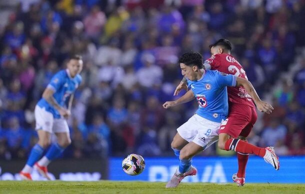 Cruz Azul rescata empate ante Toluca; Salcedo dejó al equipo