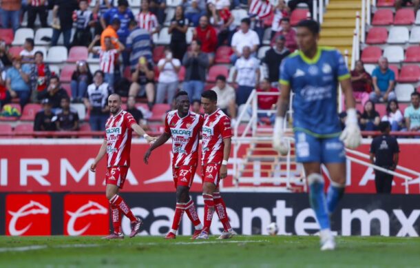 Necaxa golea a Puebla en Aguascalientes