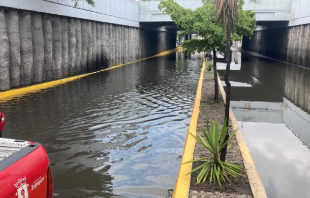 Prevalece inundación en túnel de López Mateos y Copérnico