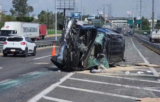 Deja cuatro lesionados volcadura en autopista a Zapotlanejo