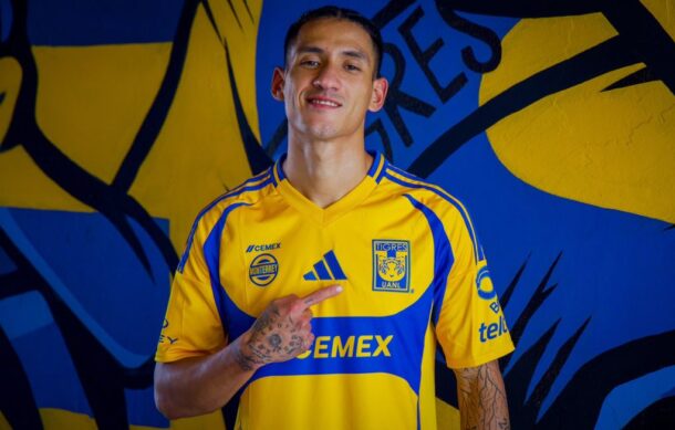 Uriel Antuna ya porta la playera de Tigres