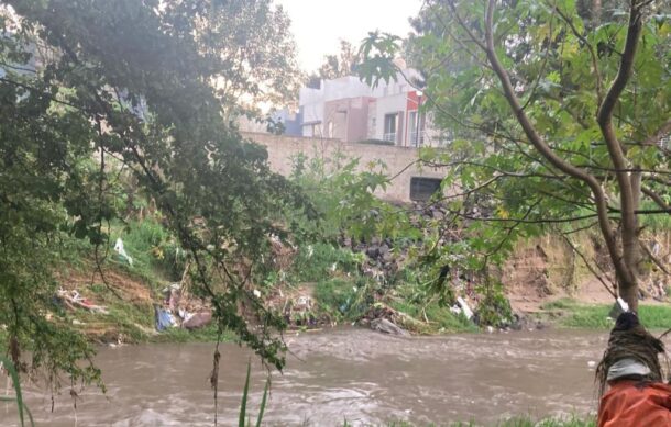 Vecinos de Parques del Bosque buscan justificar invasión del Arroyo Seco